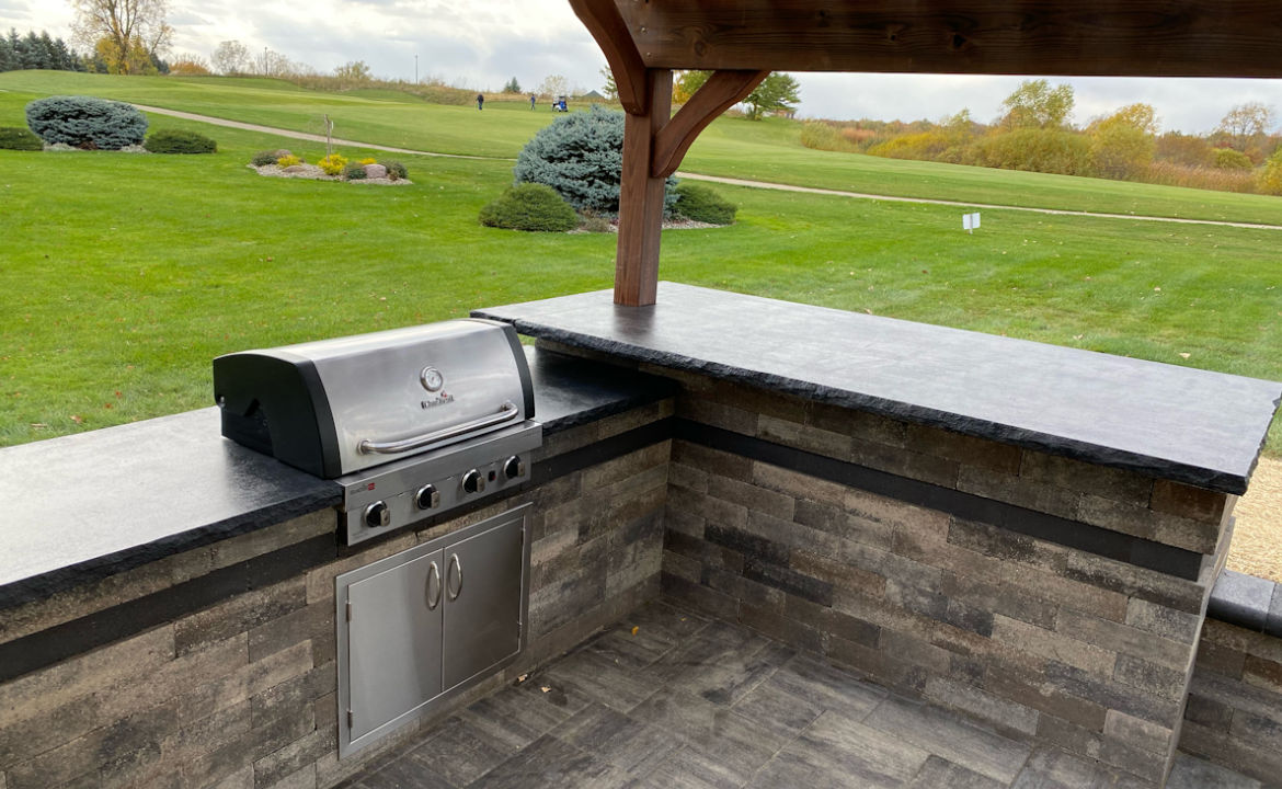 Outdoor Kitchen